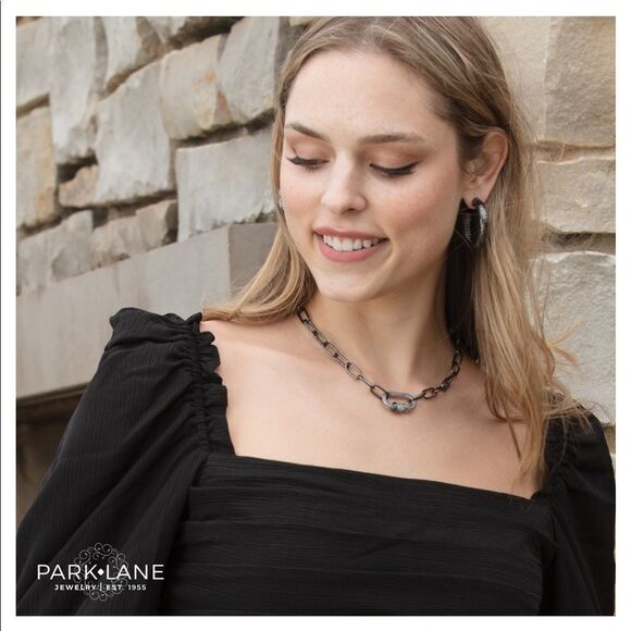 𝅺zoey Nexklace hematite only - Picture 5 of 8